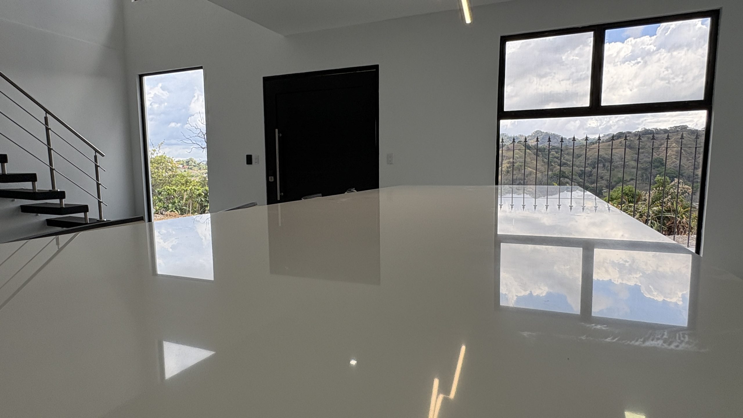Luxury Turnkey Home with Stunning Mountain Views - Image 7
