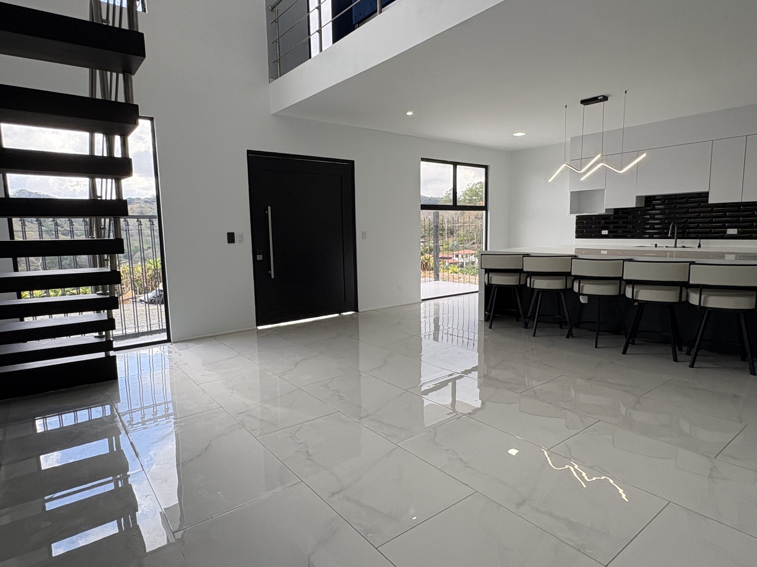 Luxury Turnkey Home with Stunning Mountain Views - Image 11