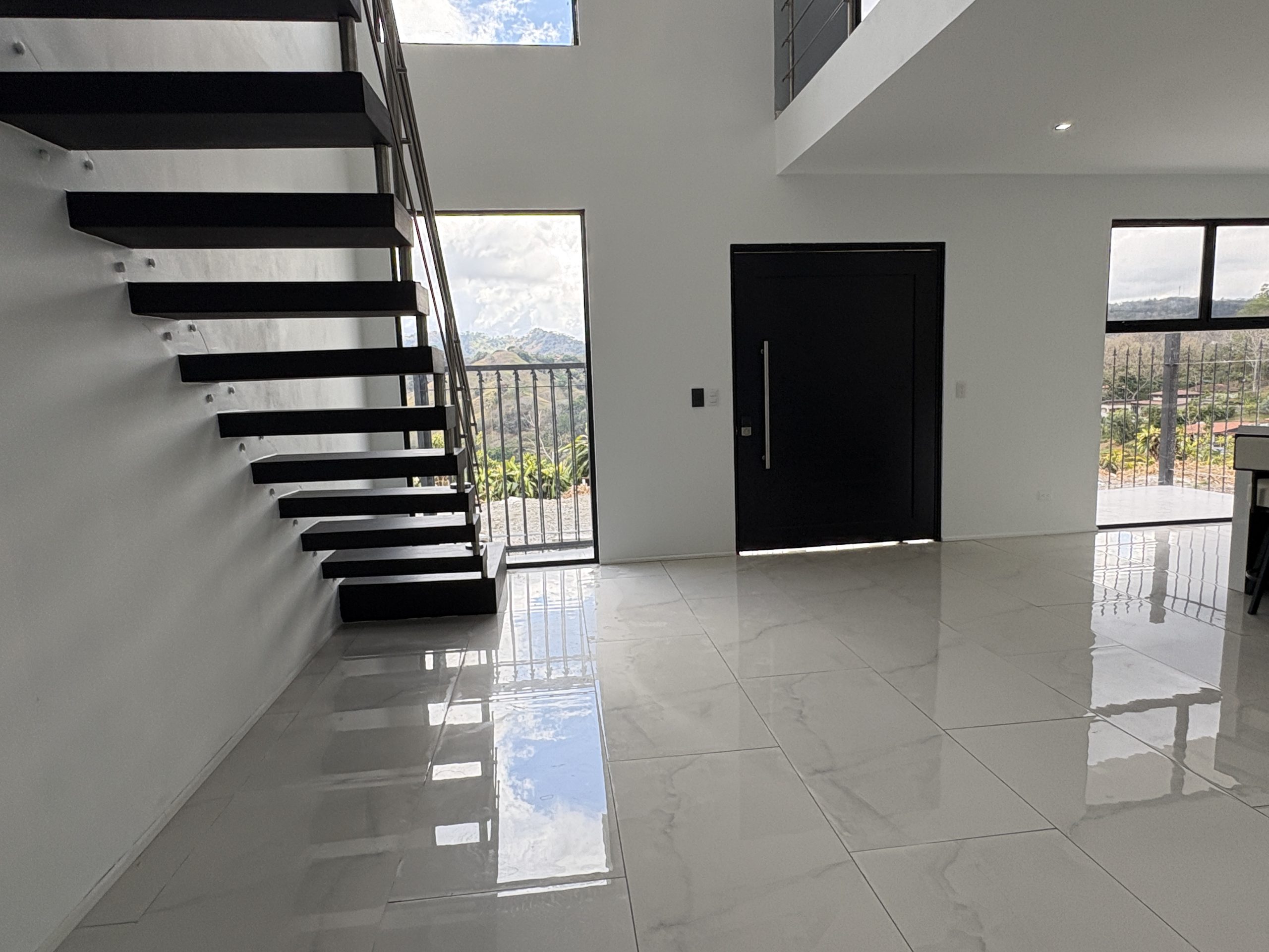 Luxury Turnkey Home with Stunning Mountain Views - Image 12