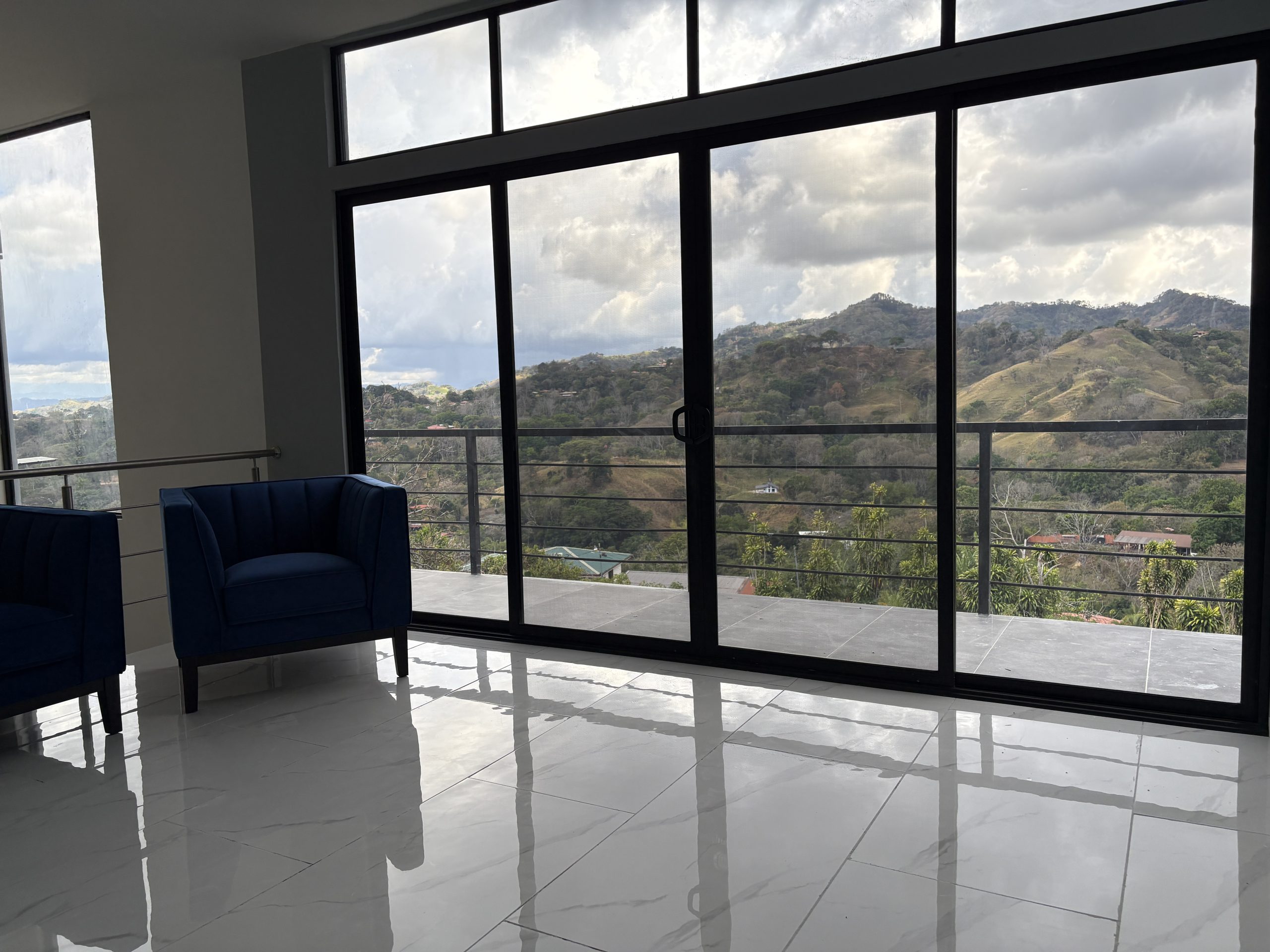 Luxury Turnkey Home with Stunning Mountain Views - Image 32